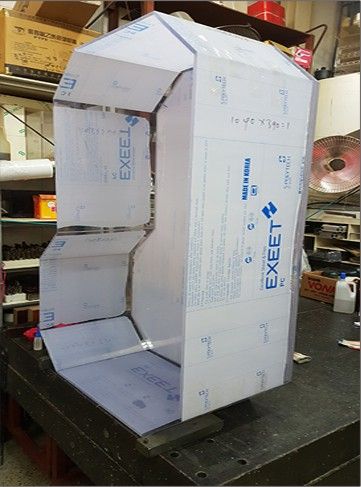 ポリカーボネート板を曲げて作ったカバー